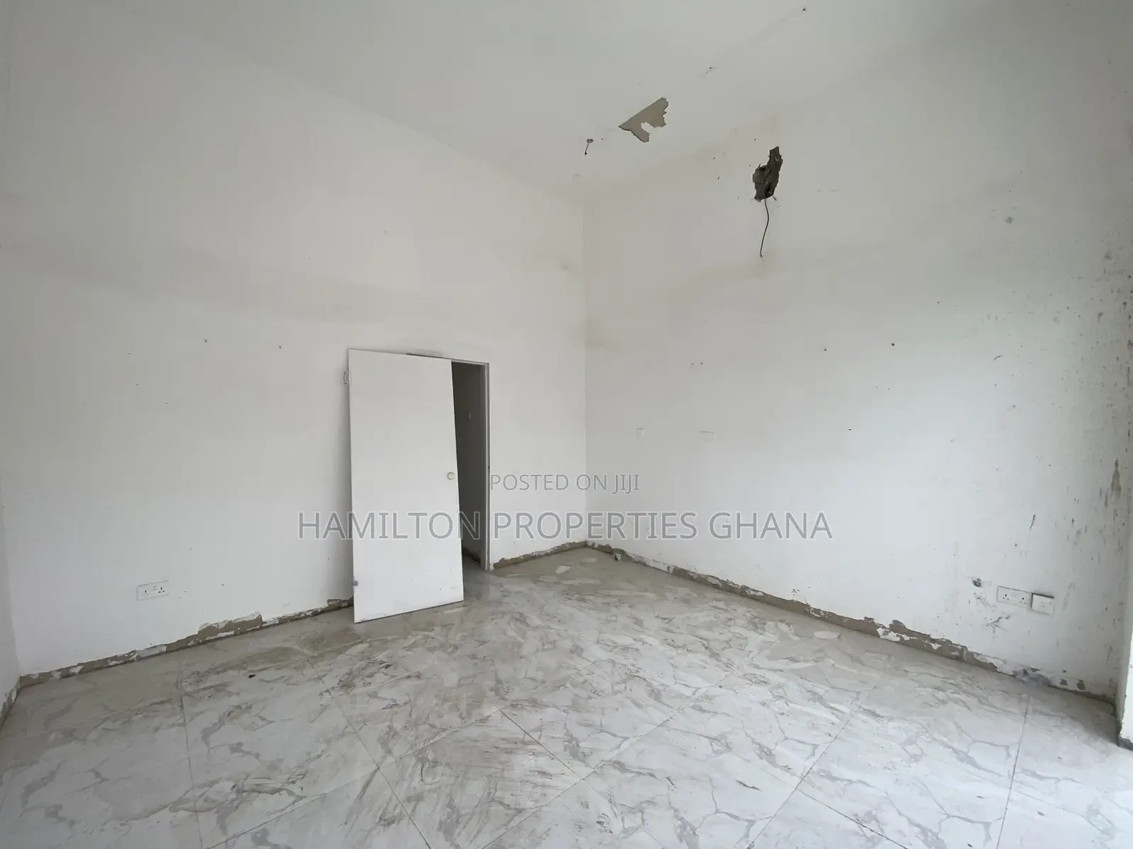 Office Unit With Washroom in Main East Legon in East Legon