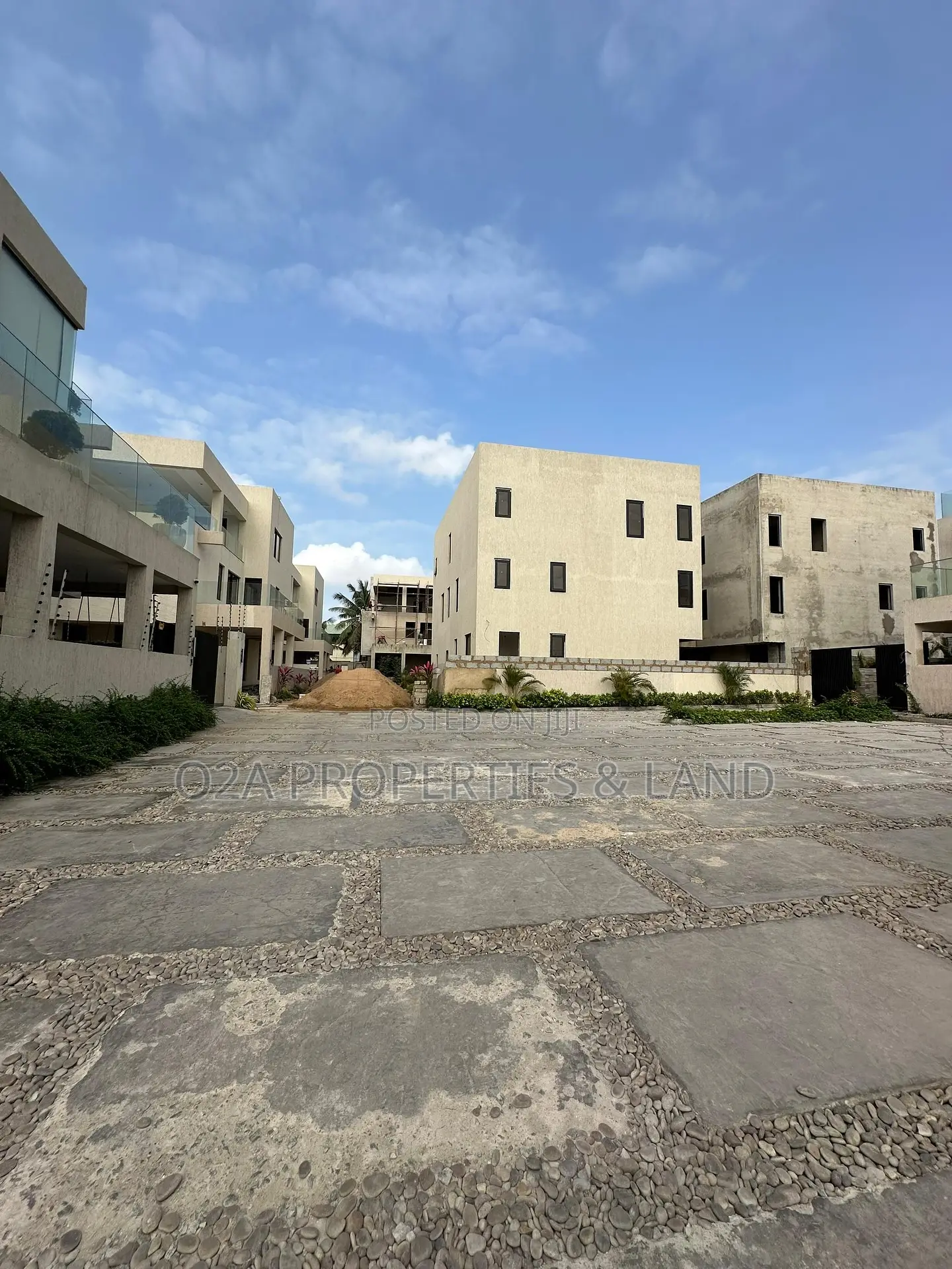 4bdrm House in Dzorwulu for sale in Dzorwulu