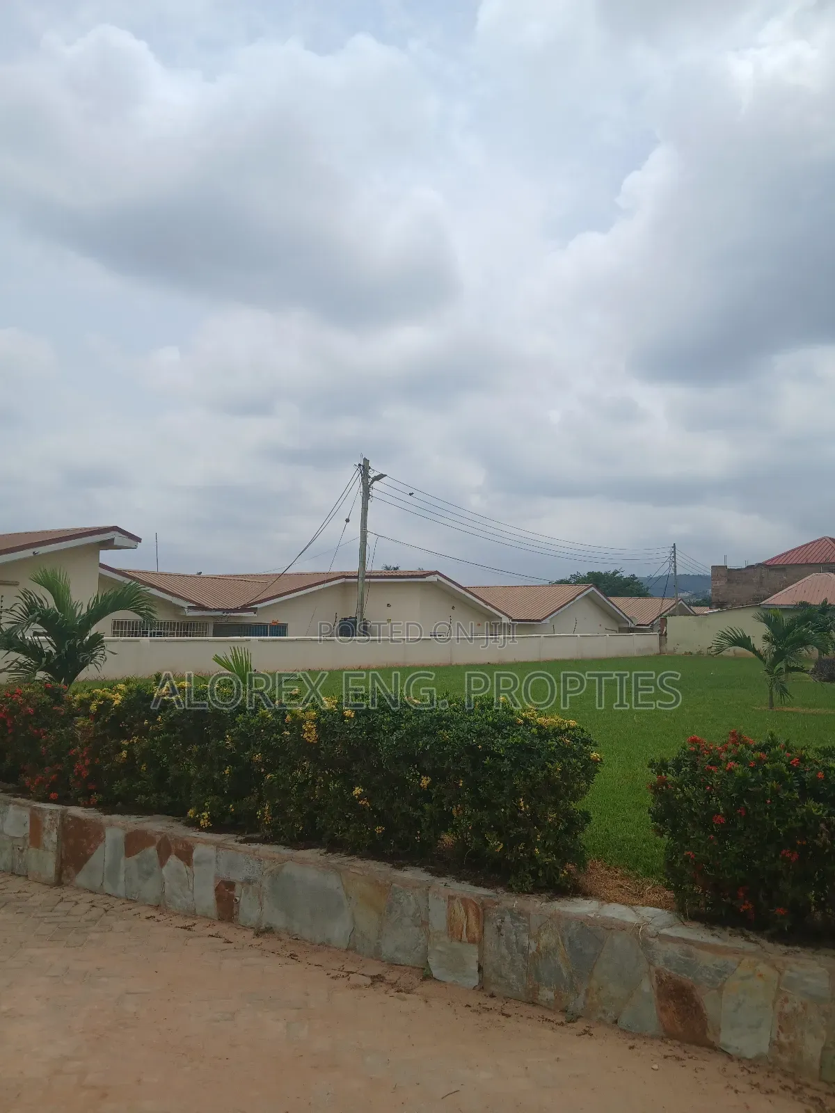 3bdrm Maisonette in Oyarifa for rent in Oyarifa
