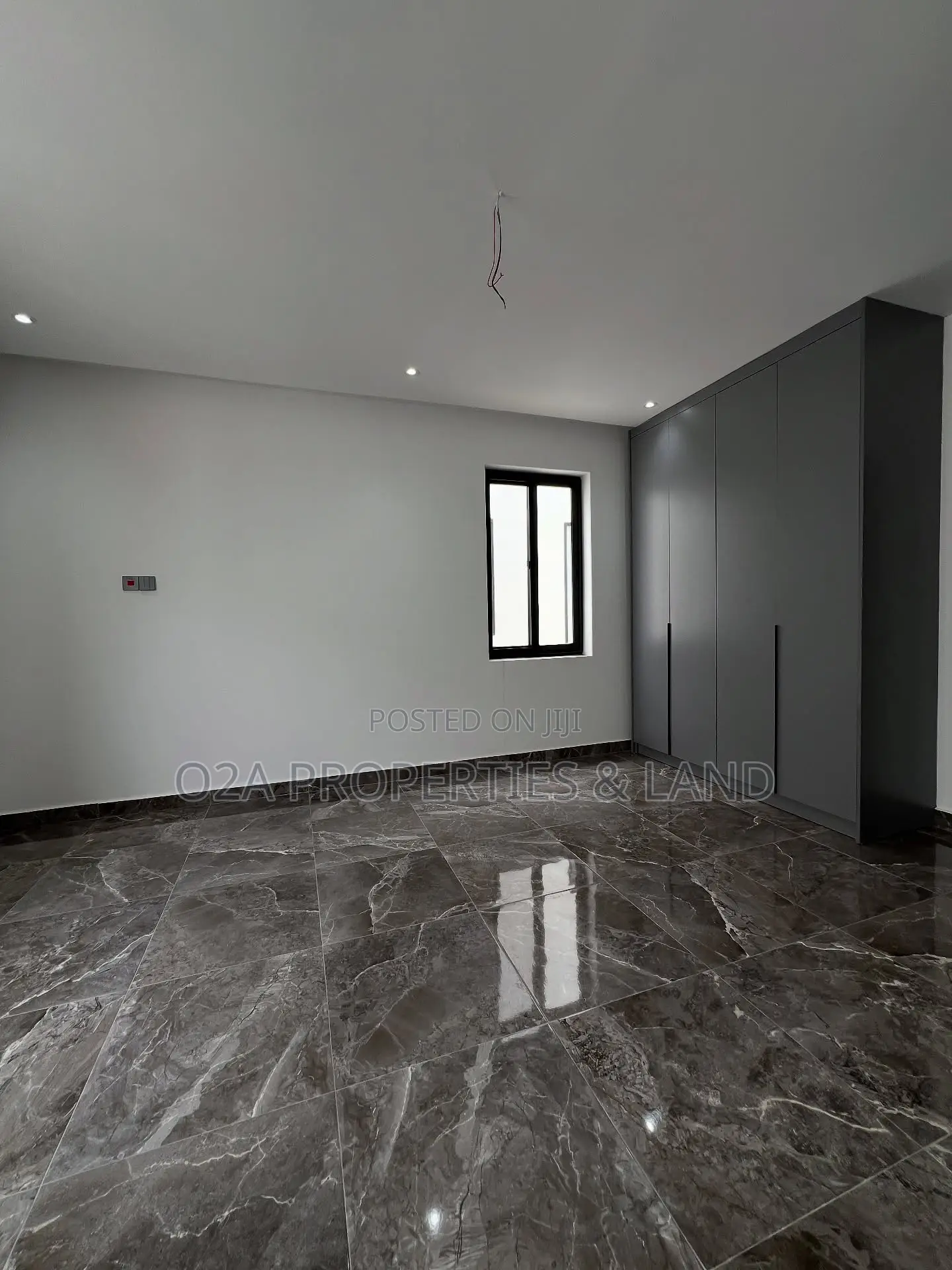 4bdrm House in Ashaley Botwe, Lake Side Estate for sale in Lake Side Estate