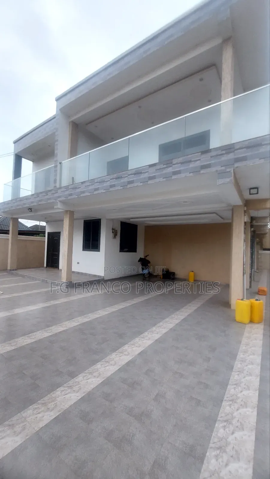 5bdrm House in Kg. Franco, Spintex for sale in Spintex