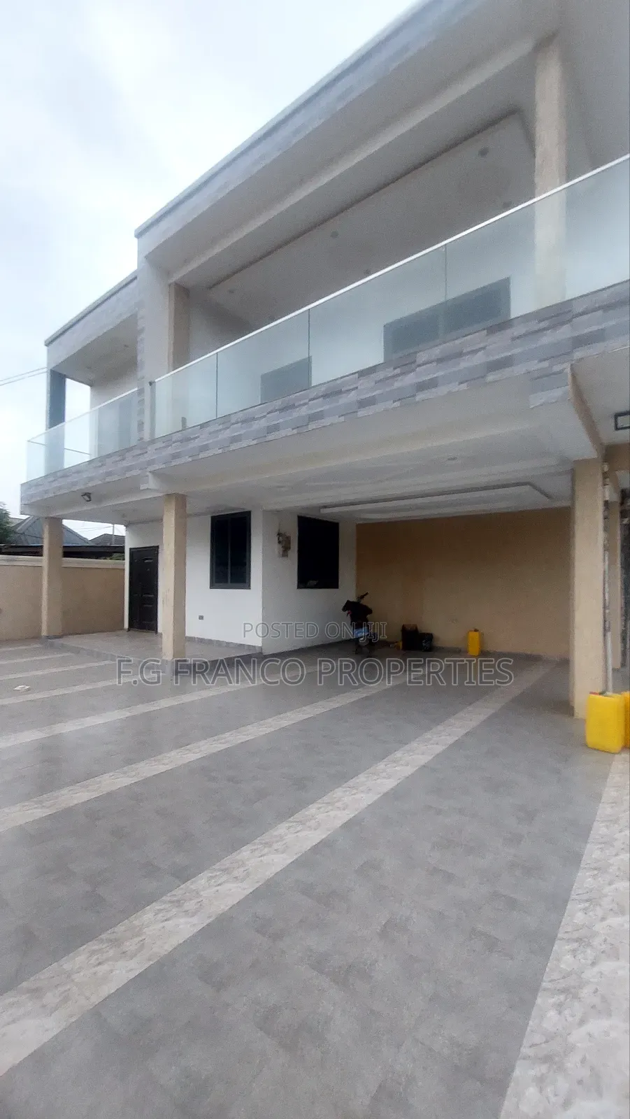 5bdrm House in Kg. Franco, Spintex for sale in Spintex