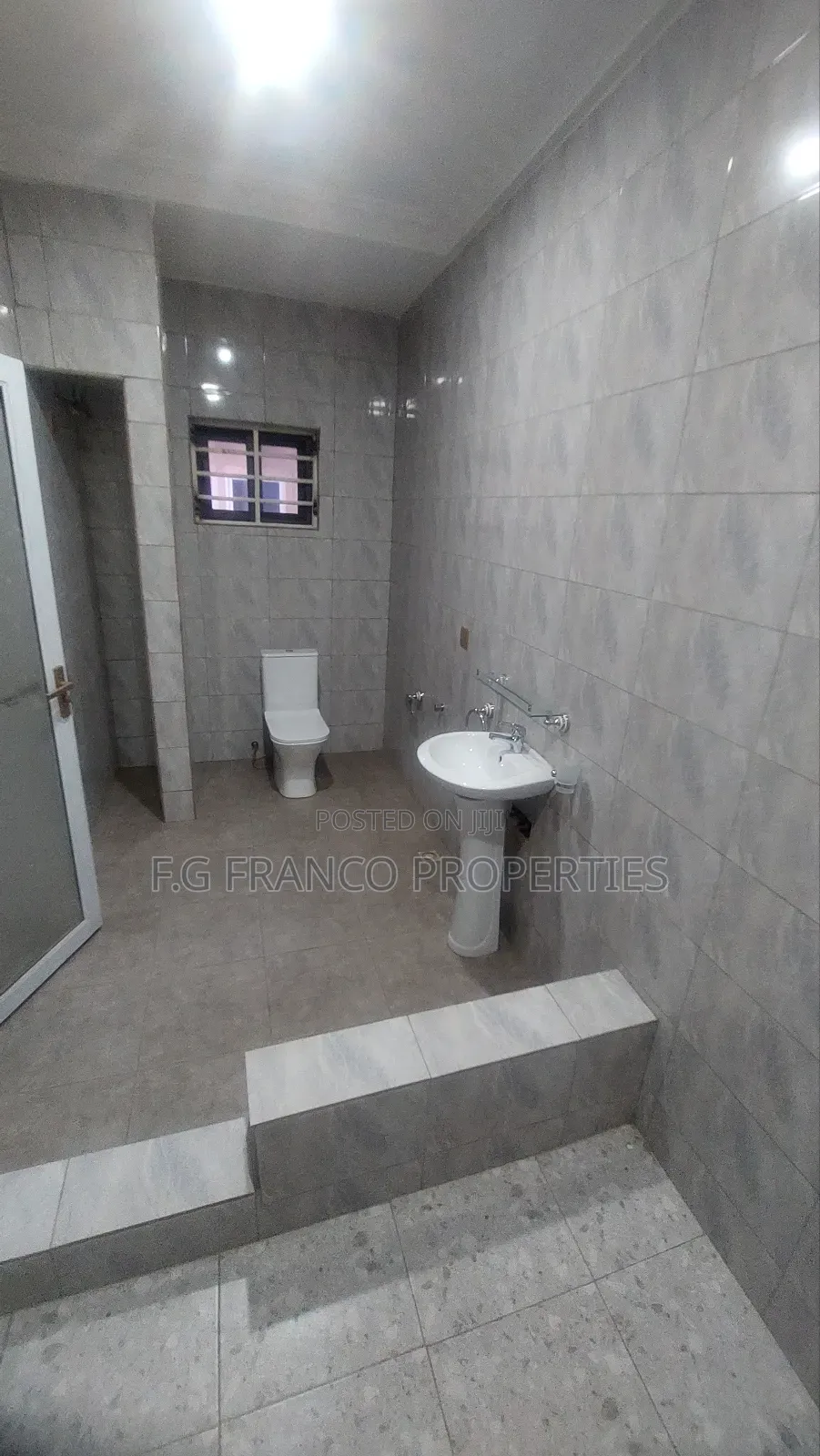 5bdrm House in Kg. Franco, Spintex for sale in Spintex
