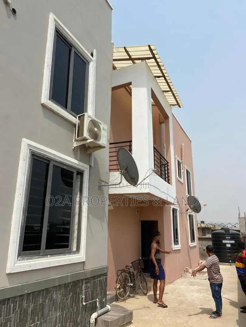Furnished 4bdrm Townhouse/Terrace in Teshie Bushroad, New Town for sale in New Town