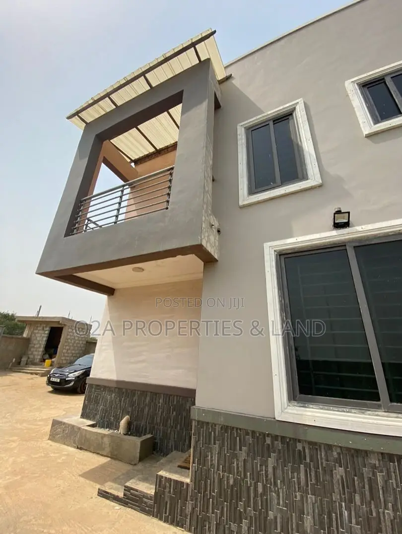 Furnished 4bdrm Townhouse/Terrace in Teshie Bushroad, New Town for sale in New Town