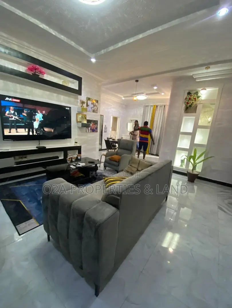 Furnished 4bdrm Townhouse/Terrace in Teshie Bushroad, New Town for sale in New Town