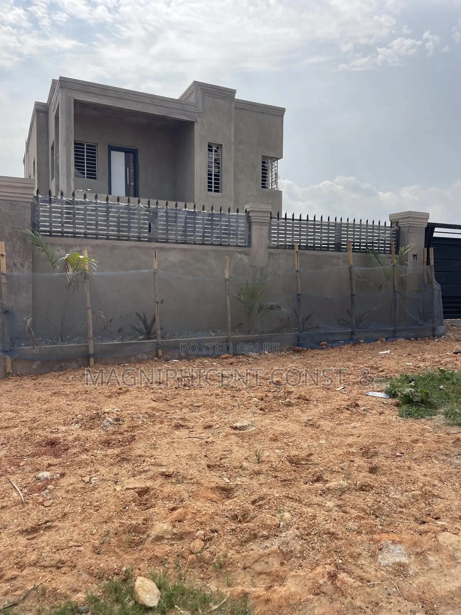 4bdrm Duplex in Lakeside Estates, Ashaley Botwe for sale in Ashaley Botwe