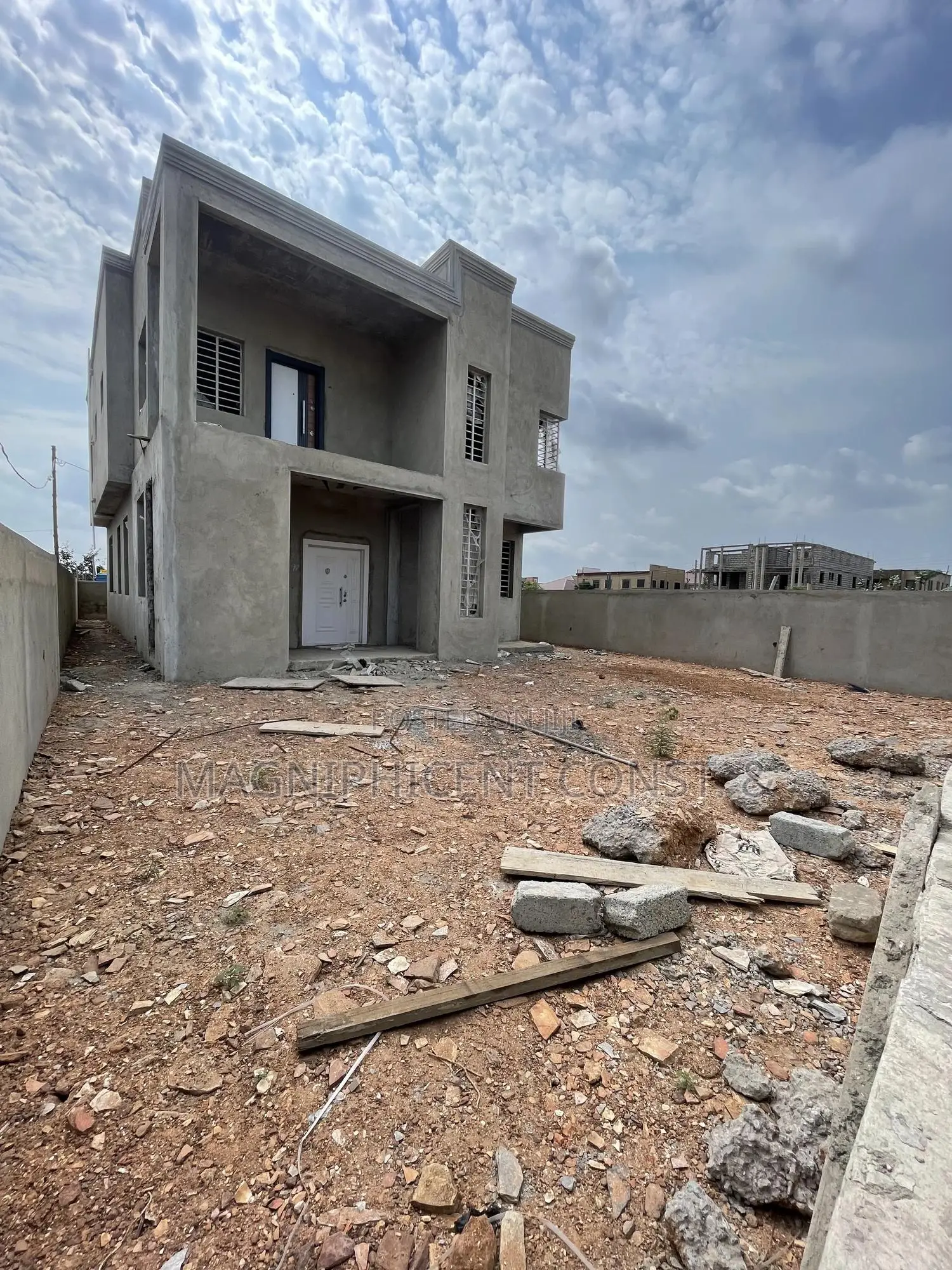 4bdrm Duplex in Lakeside Estates, Ashaley Botwe for sale in Ashaley Botwe
