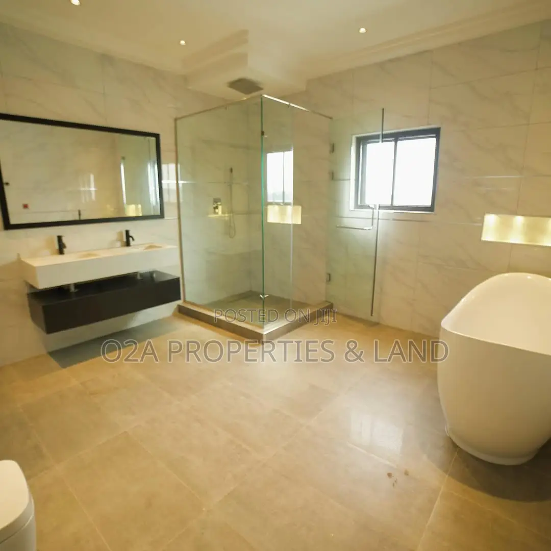 4bdrm House in East Legon, A&C Mall Area for sale in A&C Mall Area