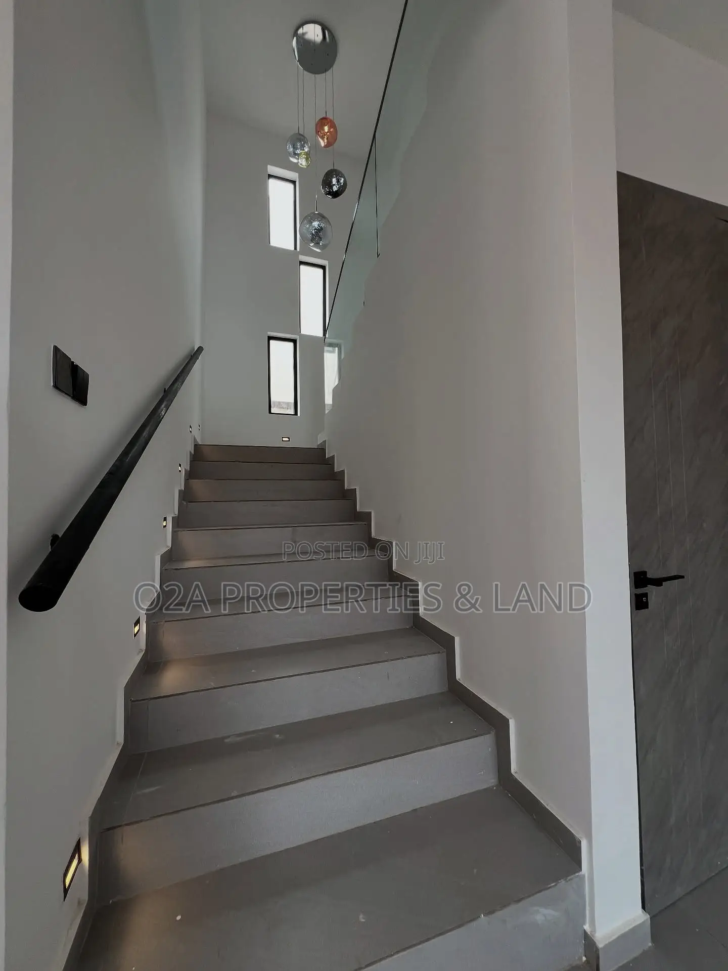 5bdrm House in Adenta, Barrier for sale in Barrier