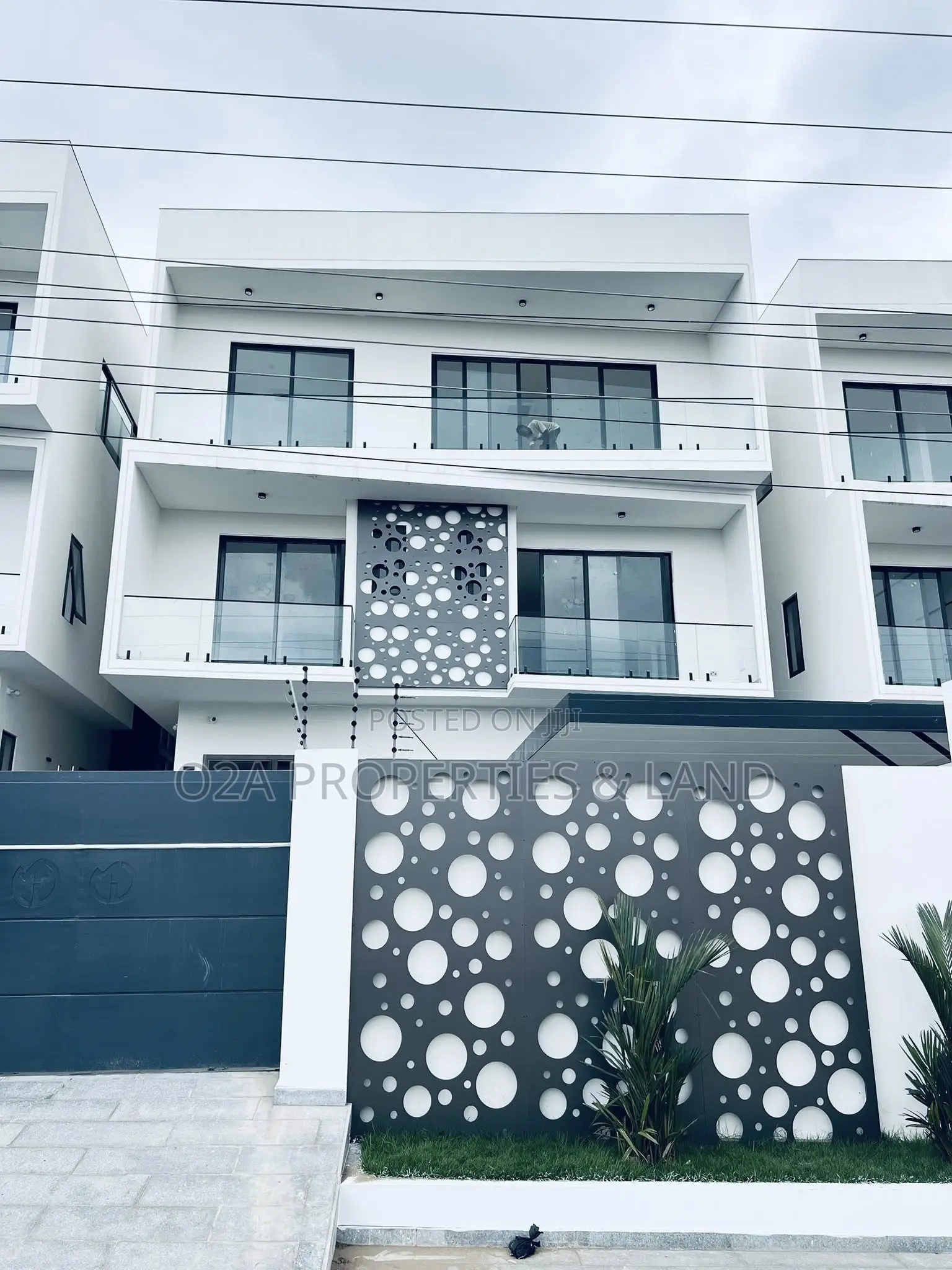 4bdrm House in East Legon, A&C Mall Area for sale in A&C Mall Area