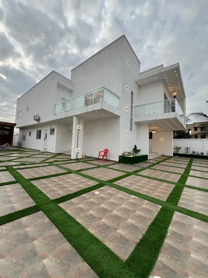 5bdrm House in Adenta, School Junction for sale in School Junction