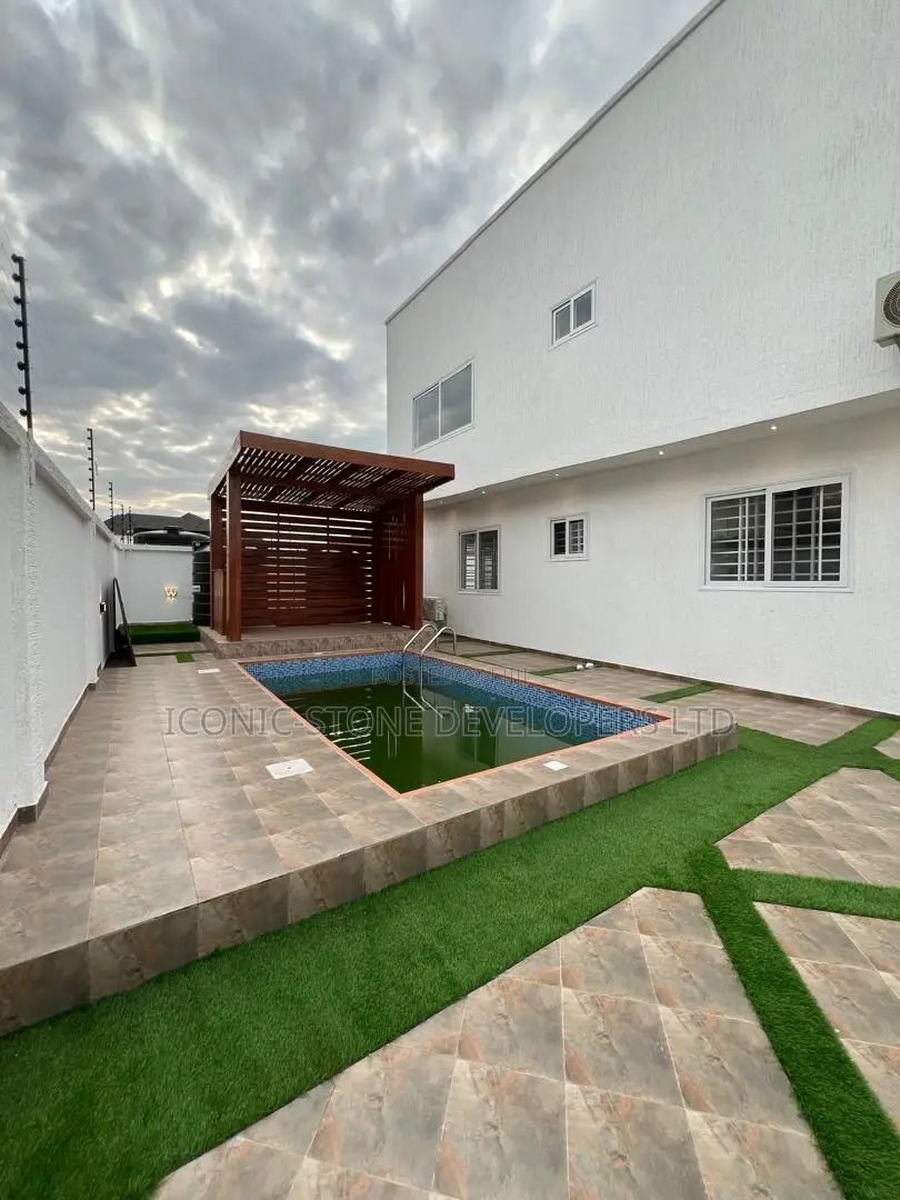 5bdrm House in Adenta, School Junction for sale in School Junction