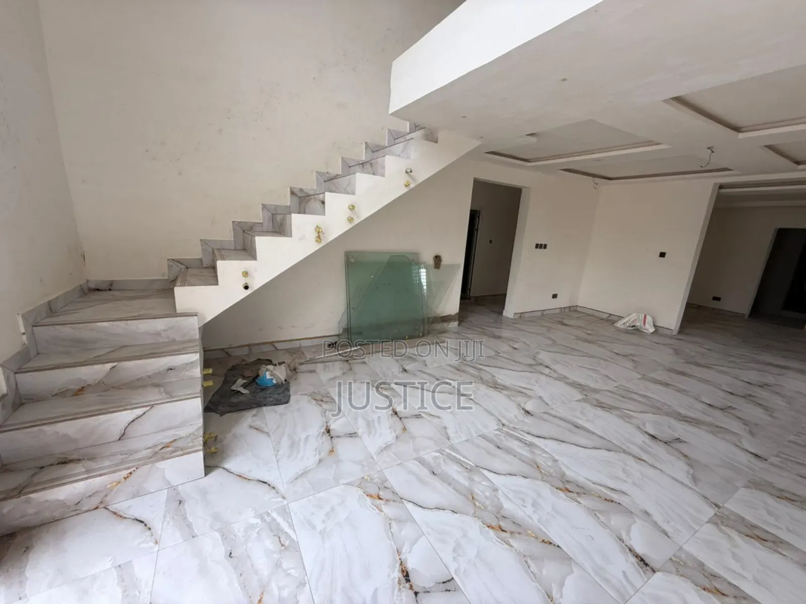 5bdrm House in Adenta for sale in Adenta