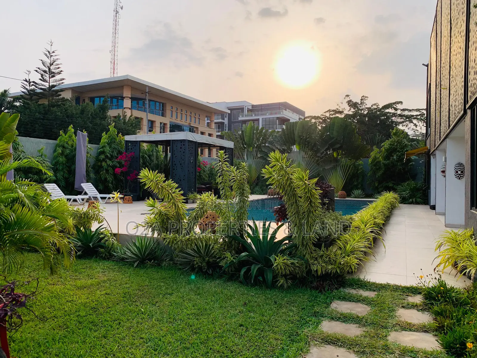 6bdrm House in Cantonments, Acquinas for rent in Acquinas