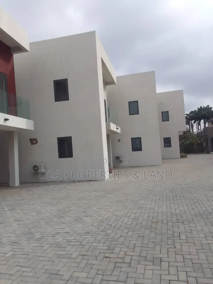3bdrm House in Tema, Community 25 for sale in Community 25