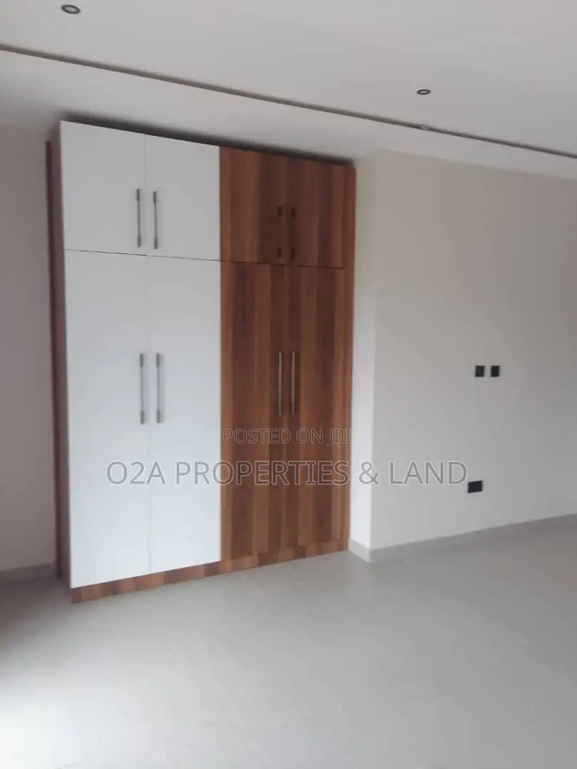 3bdrm House in Tema, Community 25 for sale in Community 25