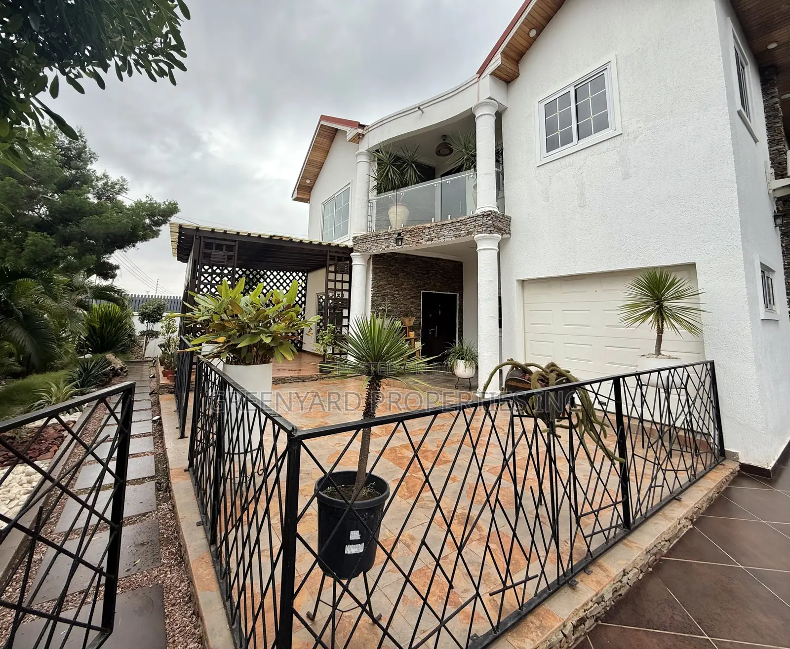 5bdrm House in American House, East Legon for rent in East Legon