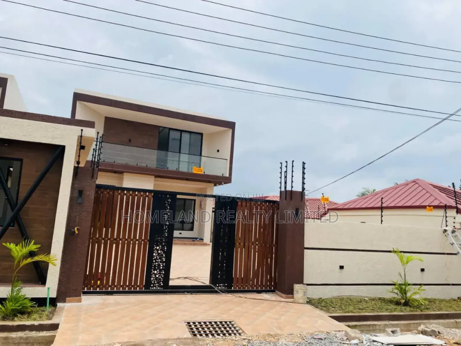 5bdrm Duplex in Oyarifa Crossing for sale in Oyarifa