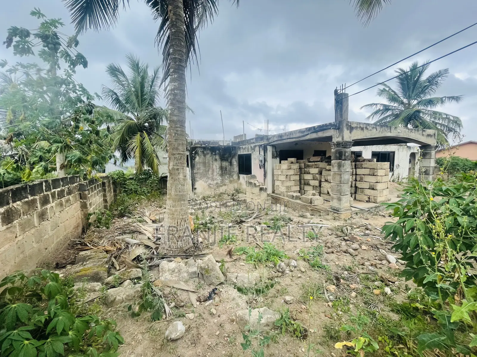 4bdrm House in Franjie Realty, Weija for sale in Weija