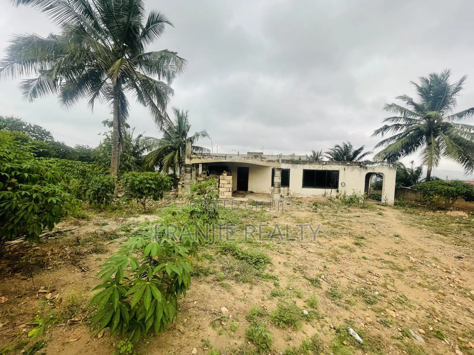 4bdrm House in Franjie Realty, Weija for sale in Weija