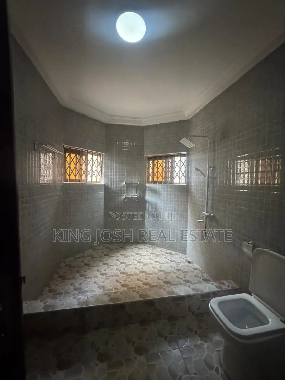 3bdrm Apartment in Lashibi, Klagon, Spintex for rent in Spintex