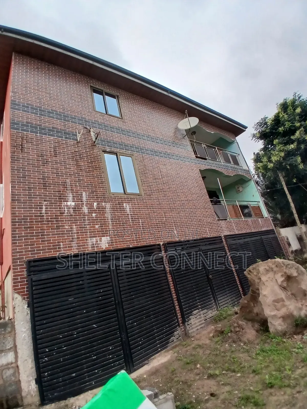 16bdrm Apartment in Abokobi for sale in Abokobi
