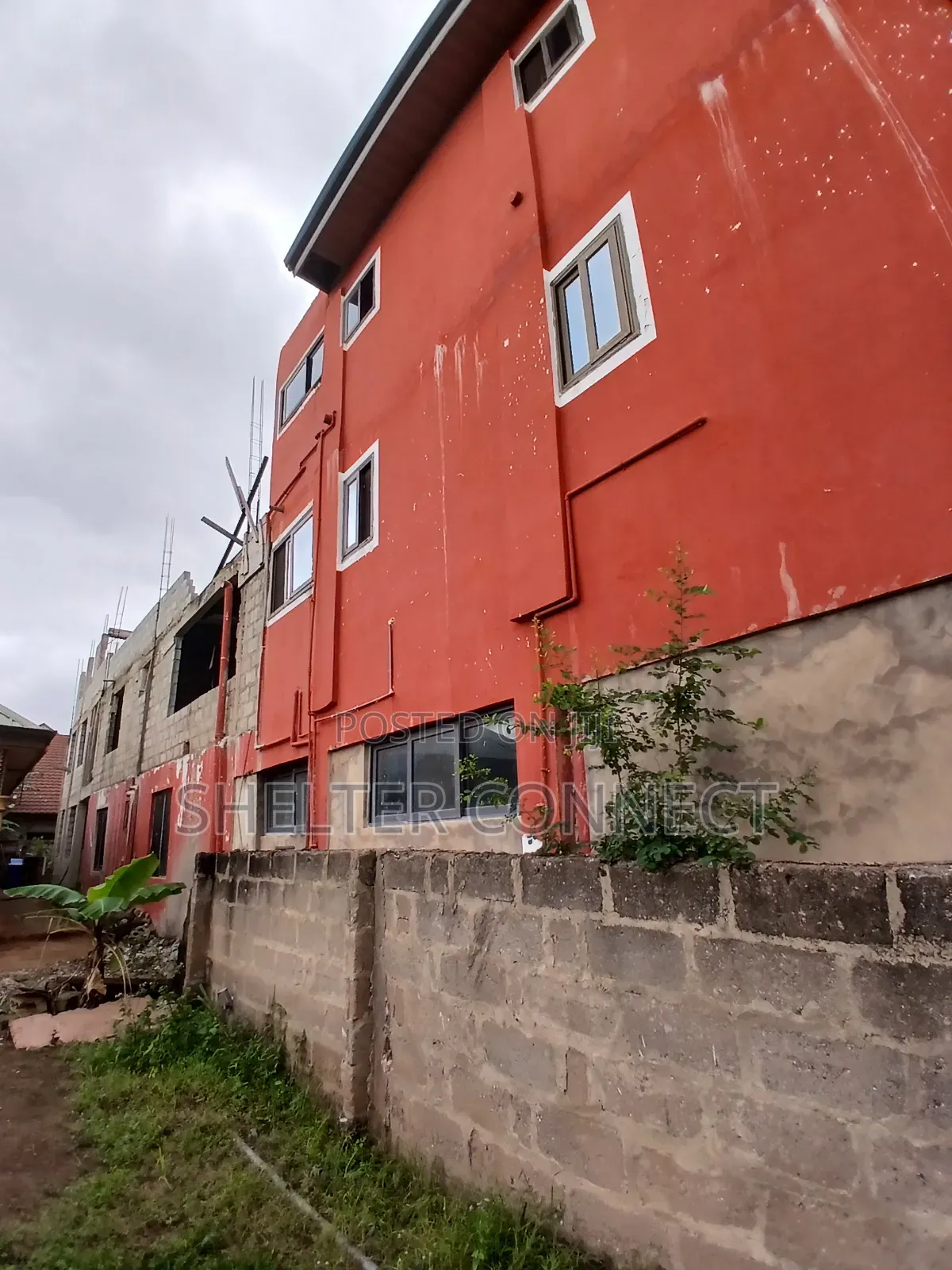 16bdrm Apartment in Abokobi for sale in Abokobi