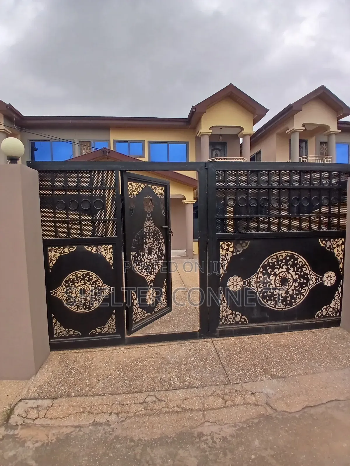 3bdrm Duplex in Abokobi for sale in Abokobi
