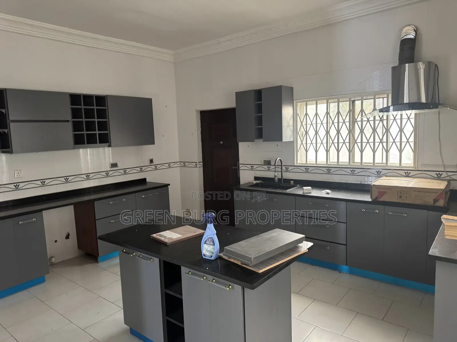 4bdrm Townhouse / Terrace in Cantonments for rent in Cantonments