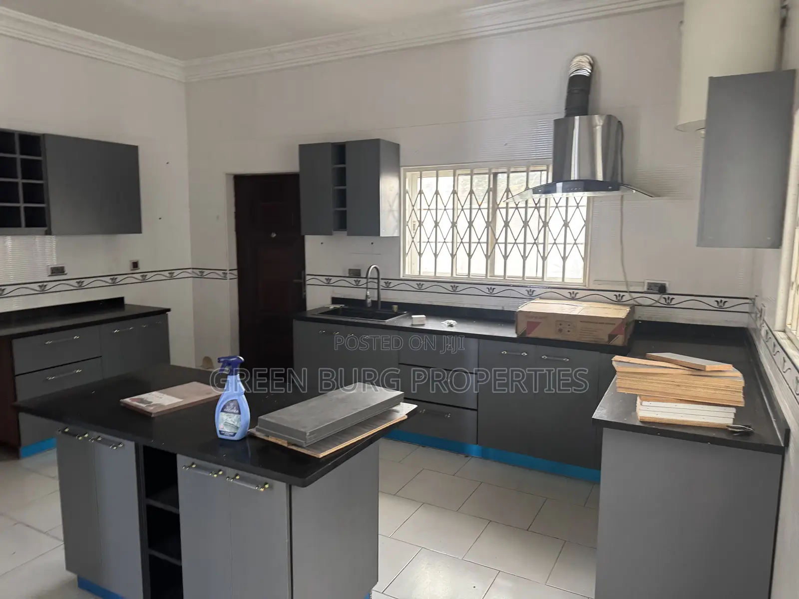 4bdrm Townhouse / Terrace in Cantonments for rent in Cantonments