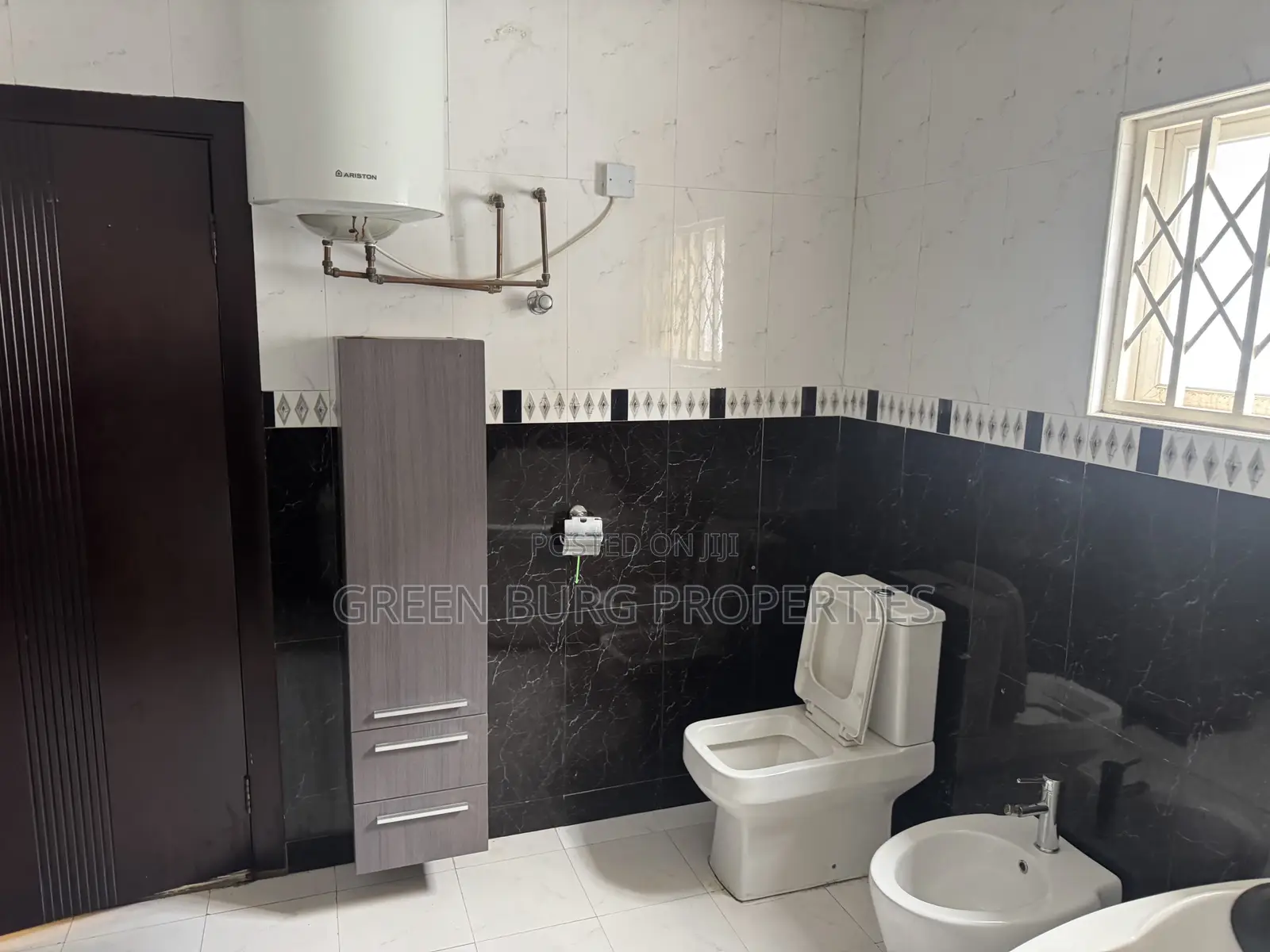 4bdrm Townhouse / Terrace in Cantonments for rent in Cantonments