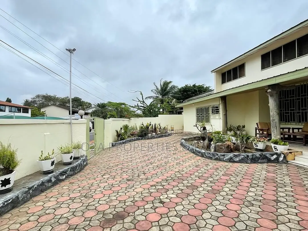 5bdrm House in Kanda, Accra Metropolitan for sale in Accra Metropolitan