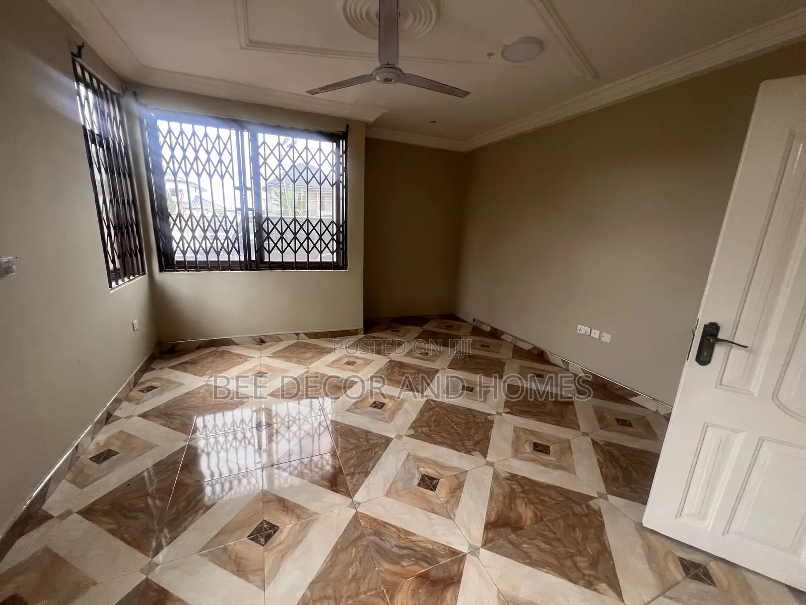 2bdrm Apartment in Bee Decor & Homes, Old Ashomang for rent in Old Ashomang