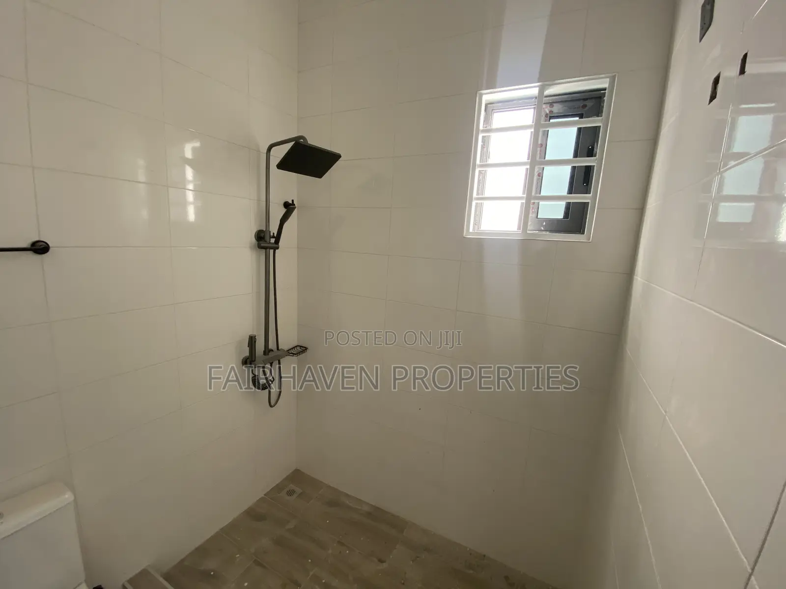 3bdrm House in Fairhaven Properties, Sakumono for sale in Sakumono