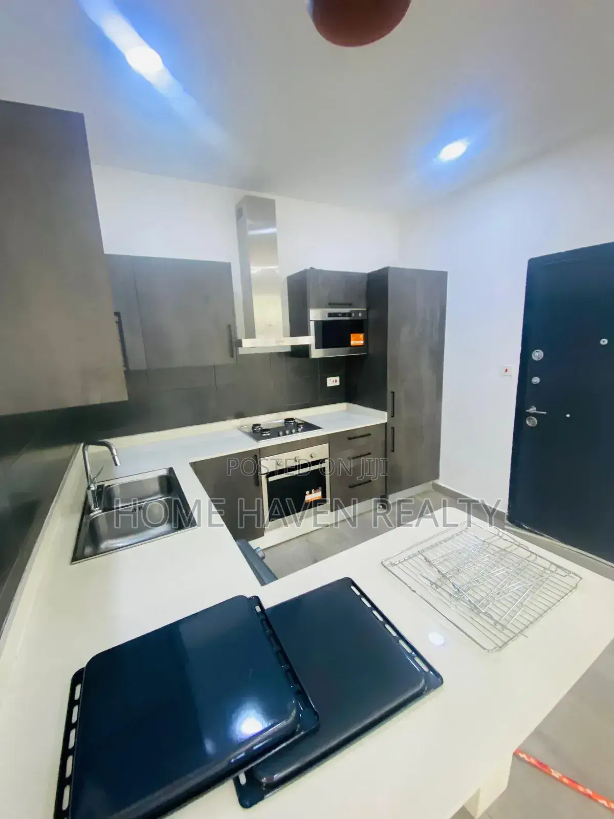 3bdrm Townhouse / Terrace in East Airport, Tseaddo for rent in Tseaddo