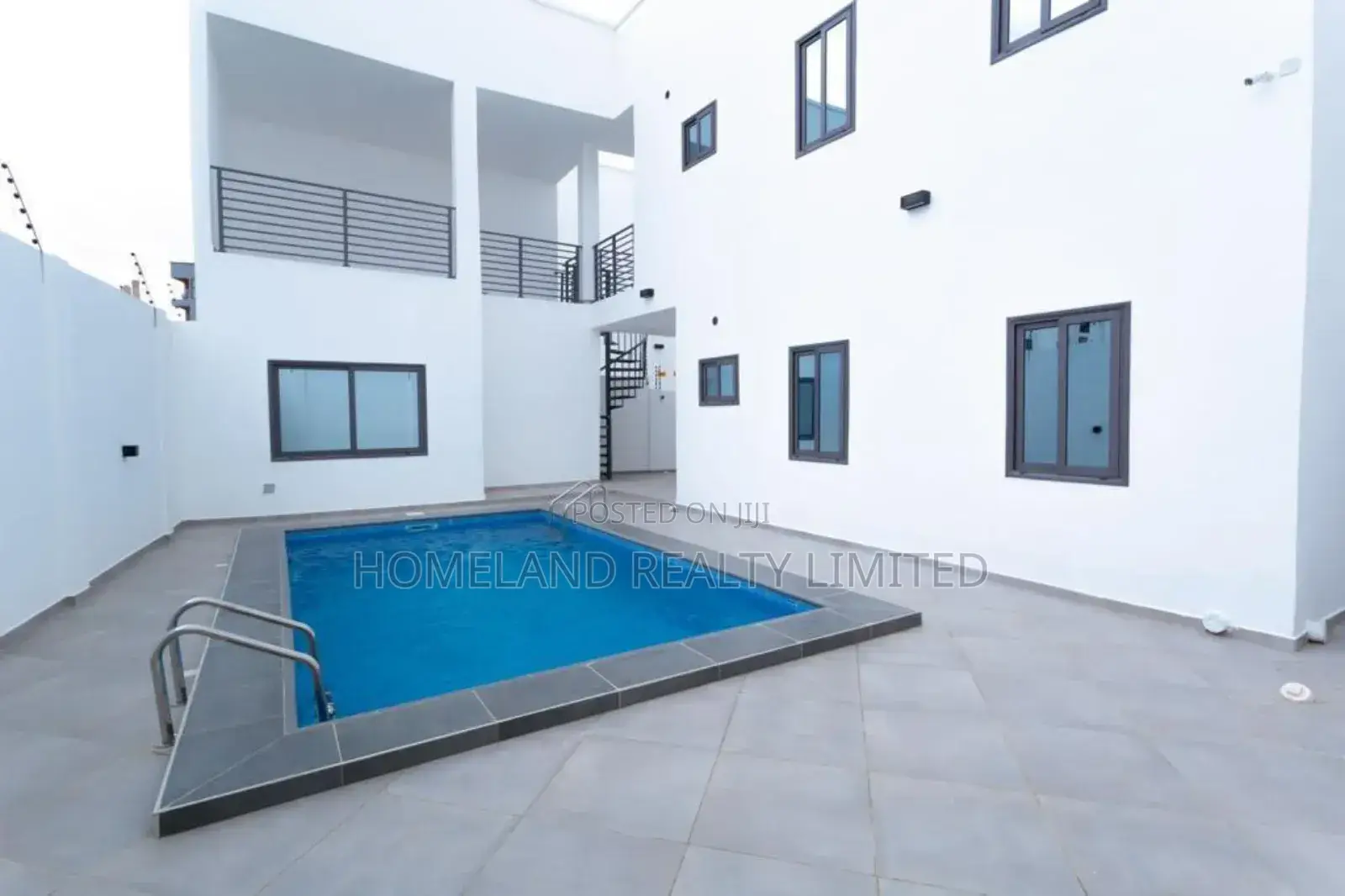 4bdrm Duplex in Papafio Hills Road for sale in Accra Metropolitan