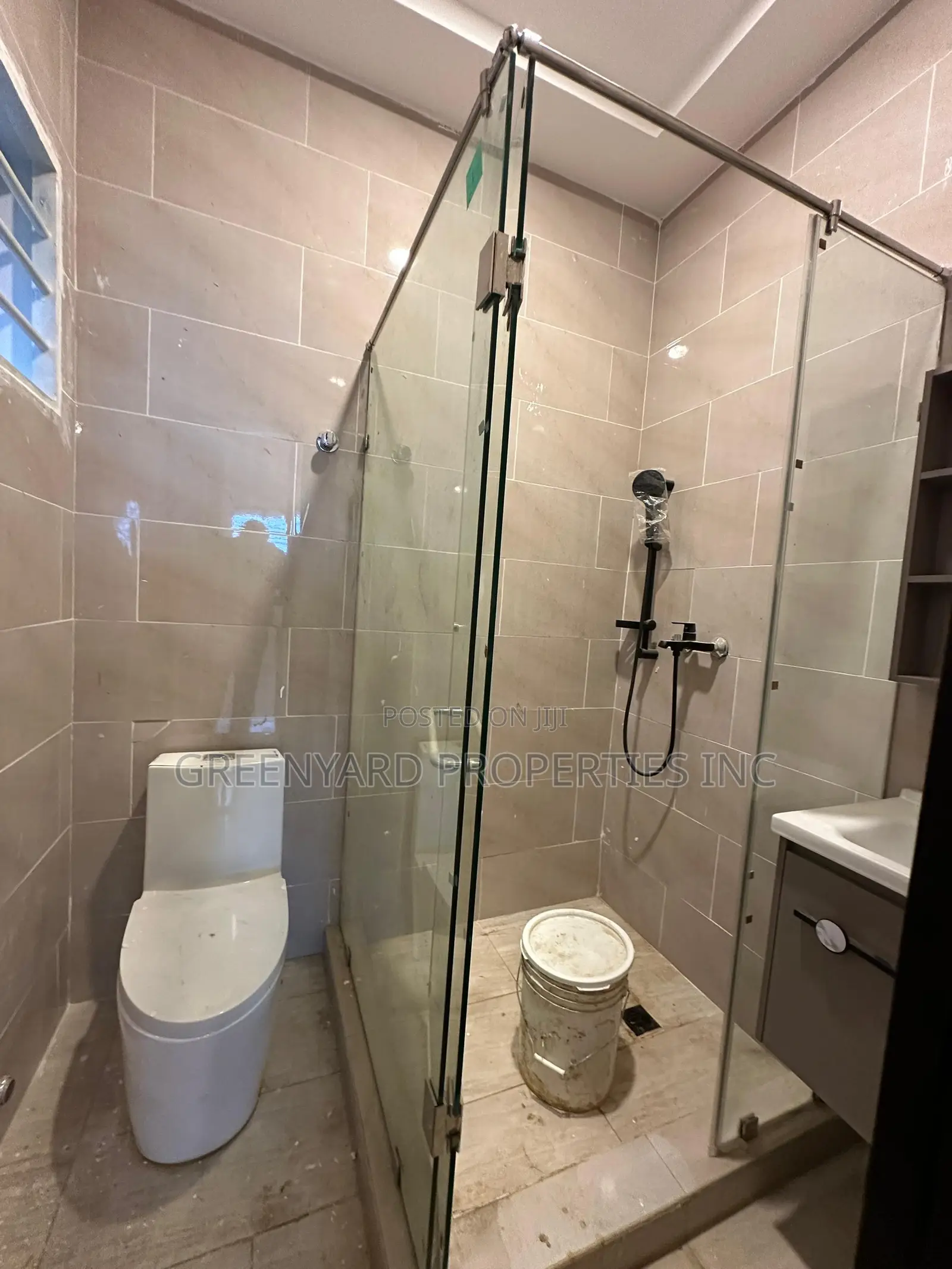 5bdrm House in Hills, East Legon for sale in East Legon