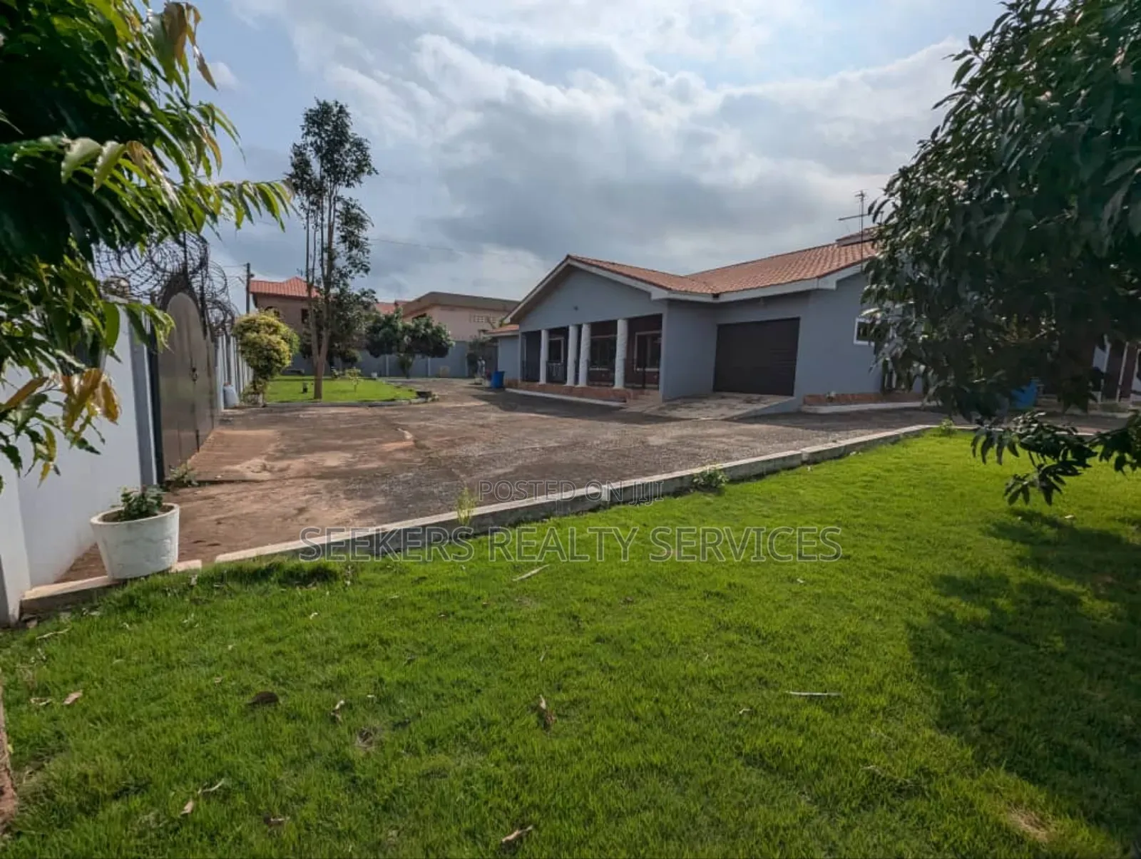 8bdrm House in Seekers Realty, Tantra Hills for sale in Tantra Hills