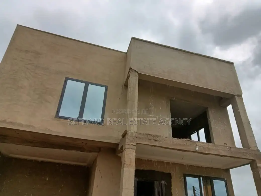 4bdrm Duplex in Kwabenya for sale in Kwabenya