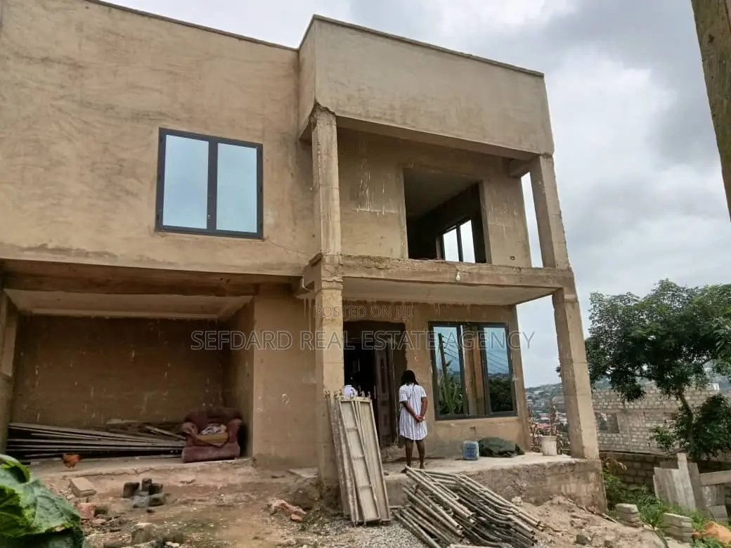 4bdrm Duplex in Kwabenya for sale in Kwabenya