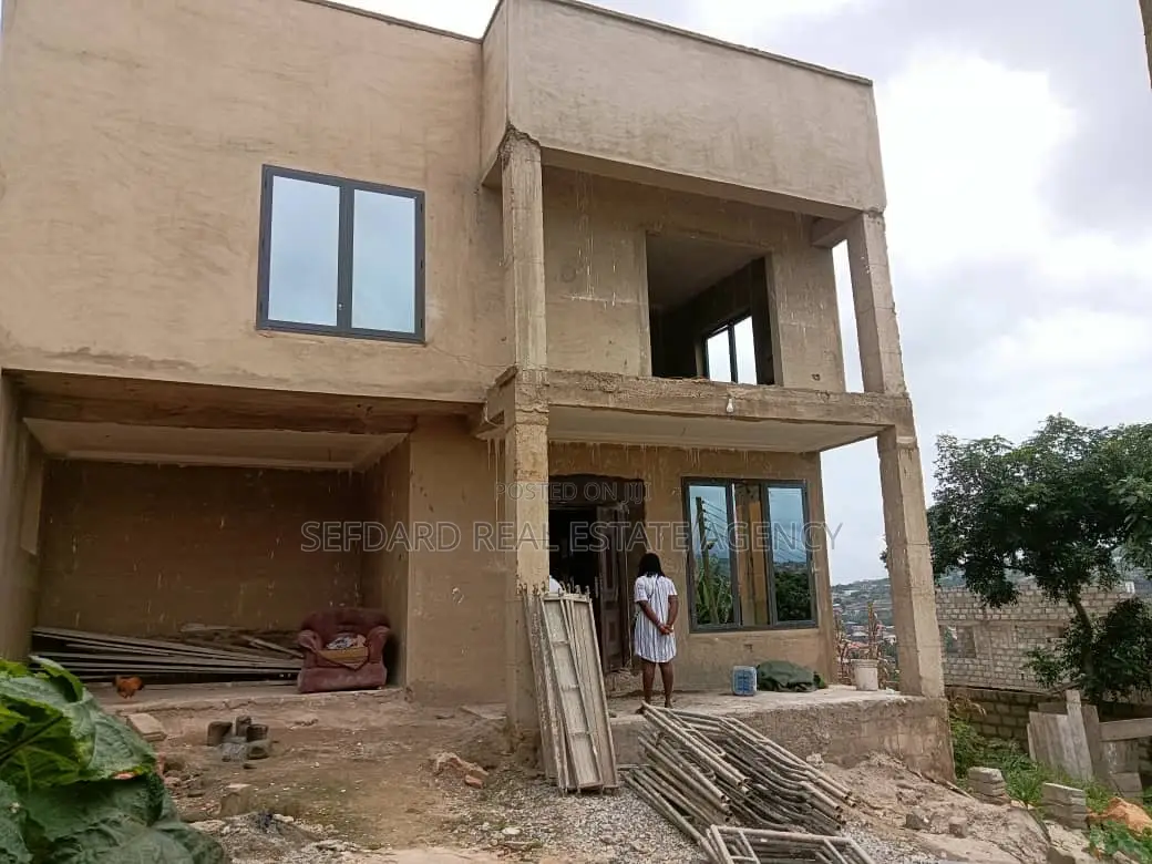 4bdrm Duplex in Kwabenya for sale in Kwabenya