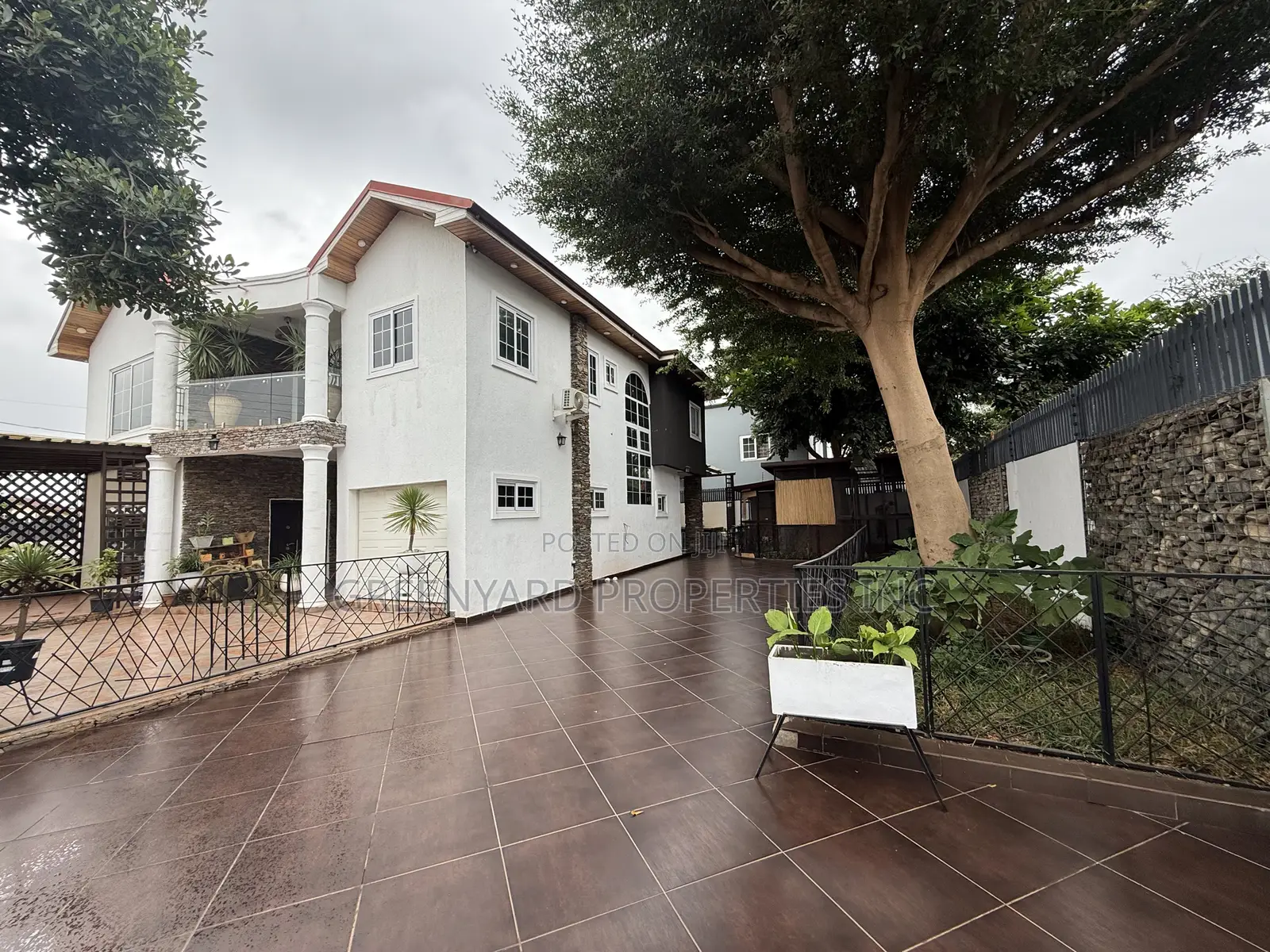 5bdrm Mansion in American House, East Legon for sale in East Legon