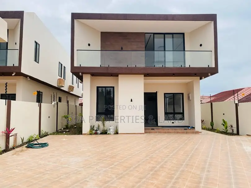 4bdrm House in Oyarifa Crossing, Ghana Flag for sale in Ghana Flag