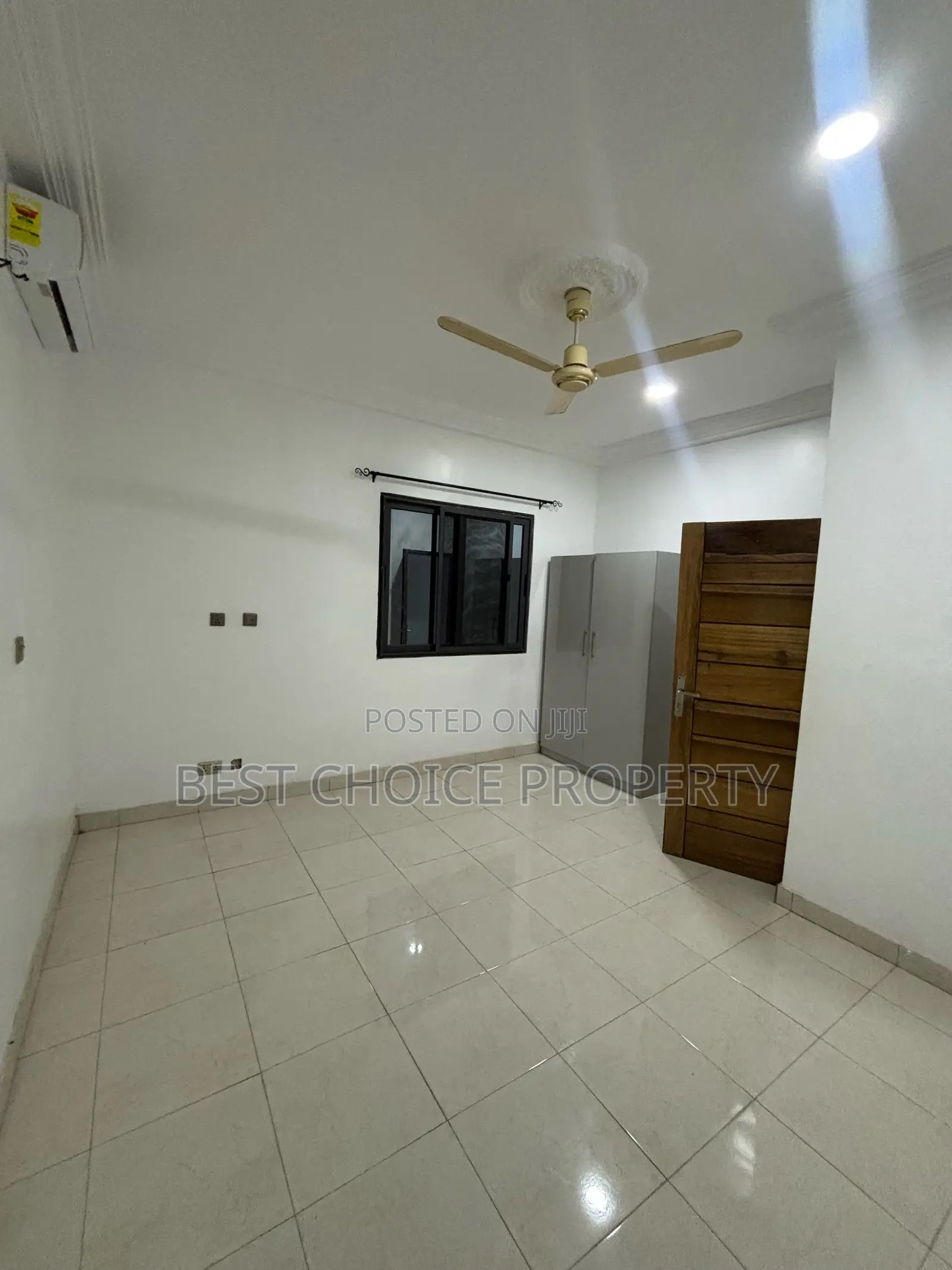 Ex Chamber and Hall Sc for Rent at Lakeside in Lake Side Estate