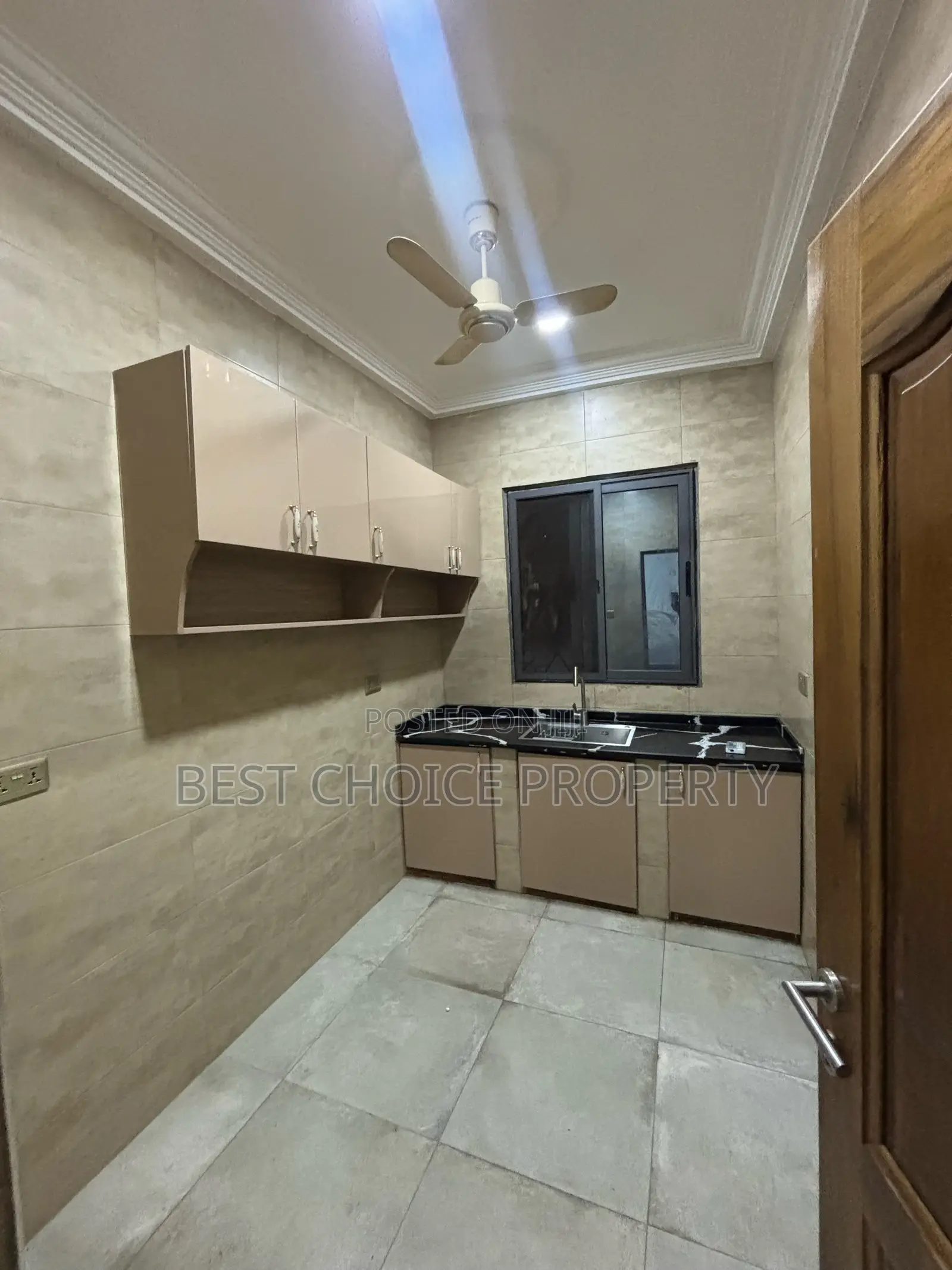 Ex Chamber and Hall Sc for Rent at Lakeside in Lake Side Estate