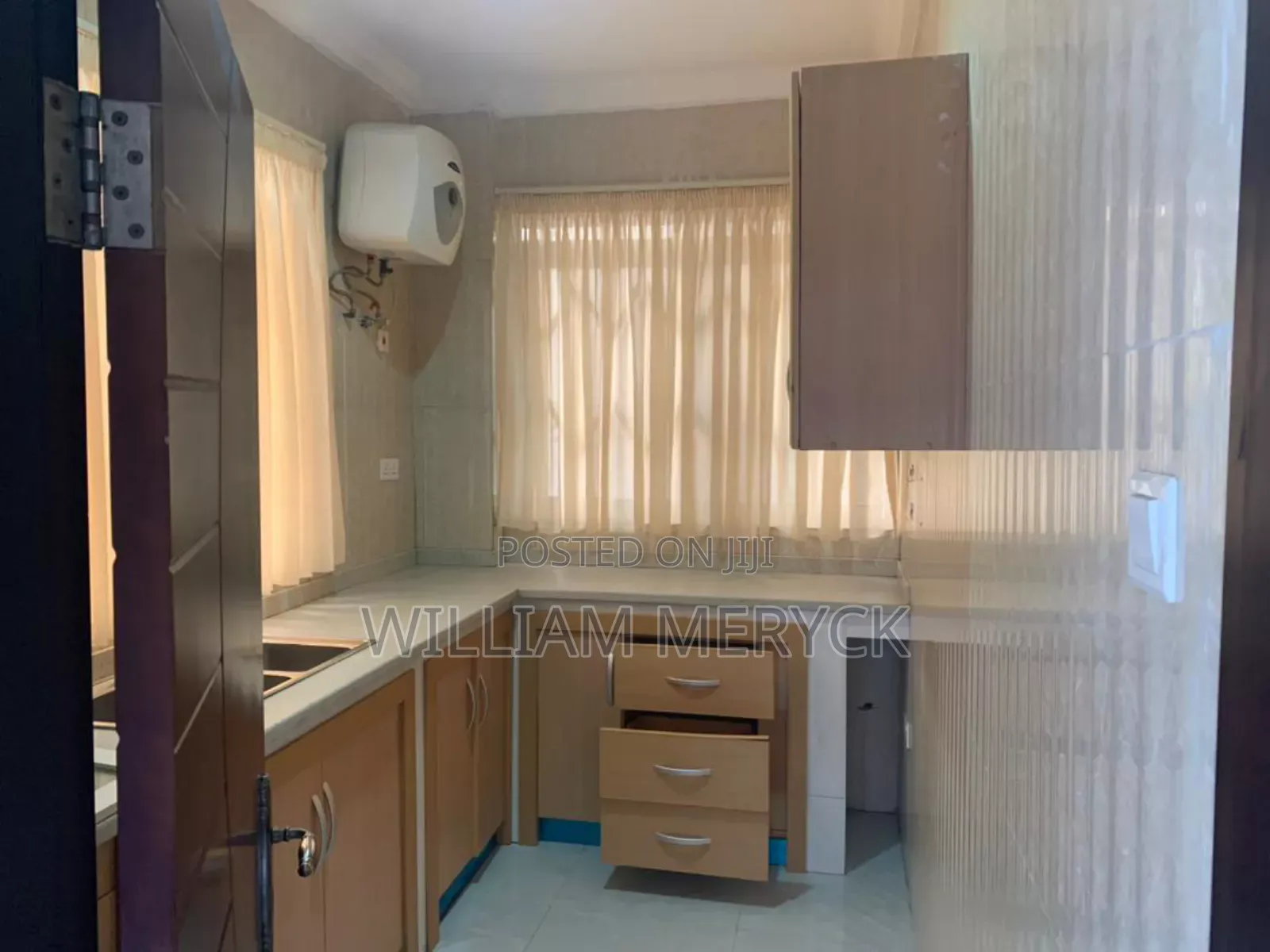 3bdrm Apartment in Dzorwulu for rent in Dzorwulu
