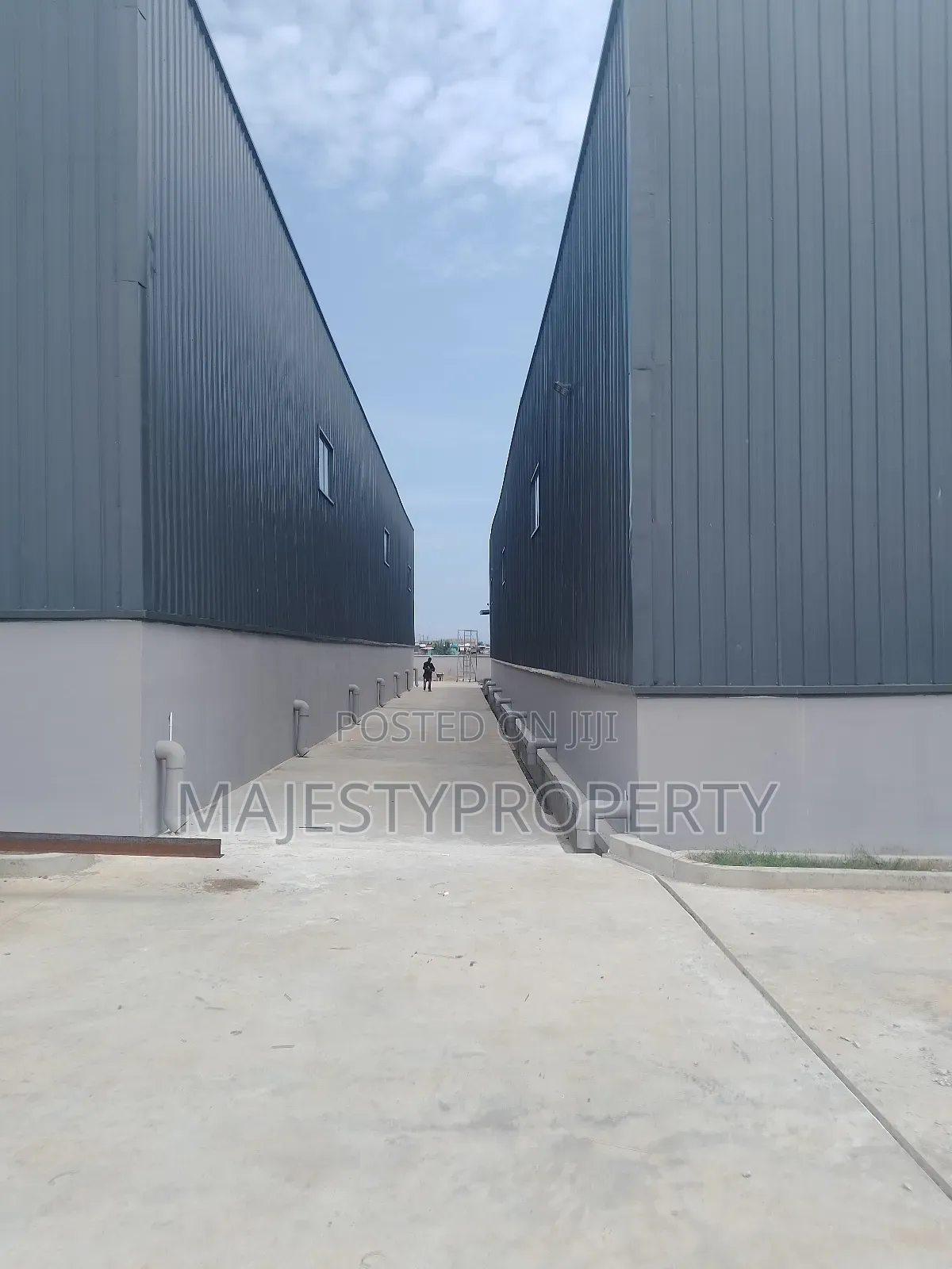SQM 1000 Warehouse for Rent at Spintex in Spintex