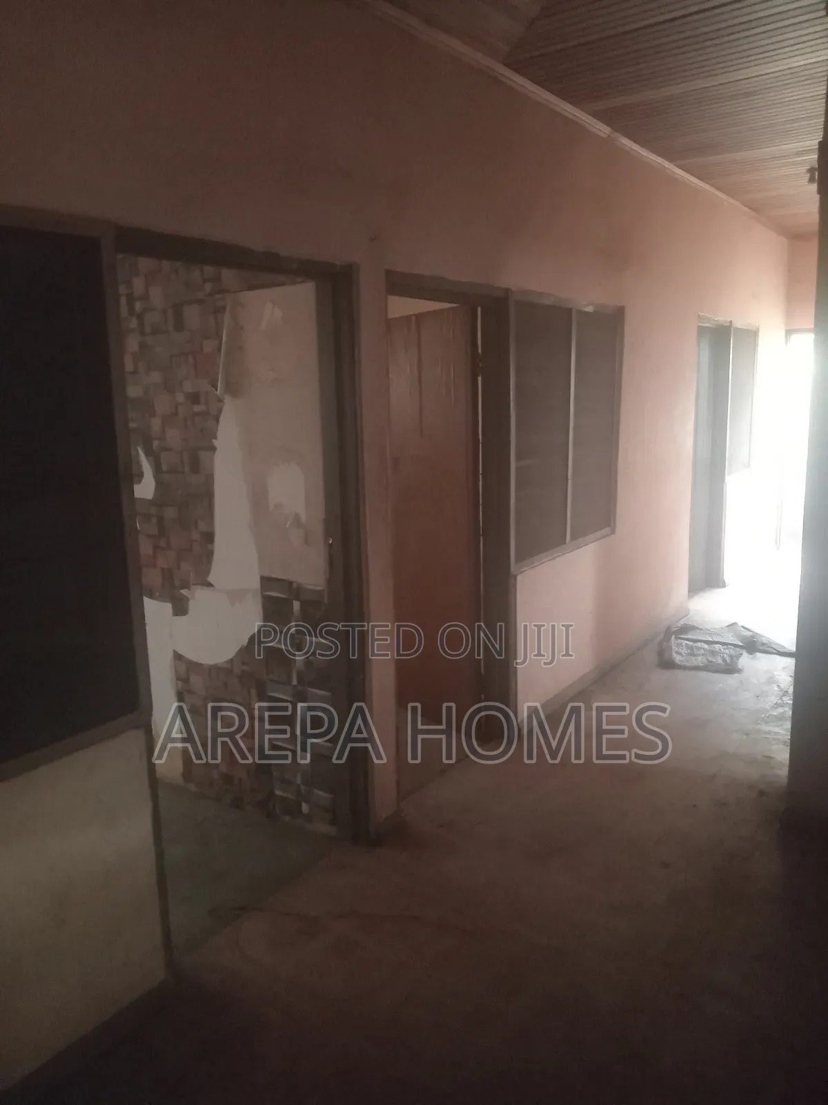 4bdrm Bungalow in Arepa Homes, Madina for rent in Madina