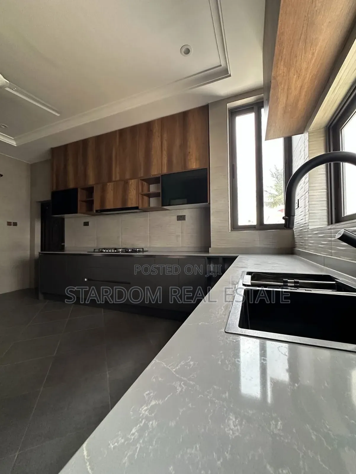 4bdrm Duplex in Trasacco, East Legon for sale in East Legon